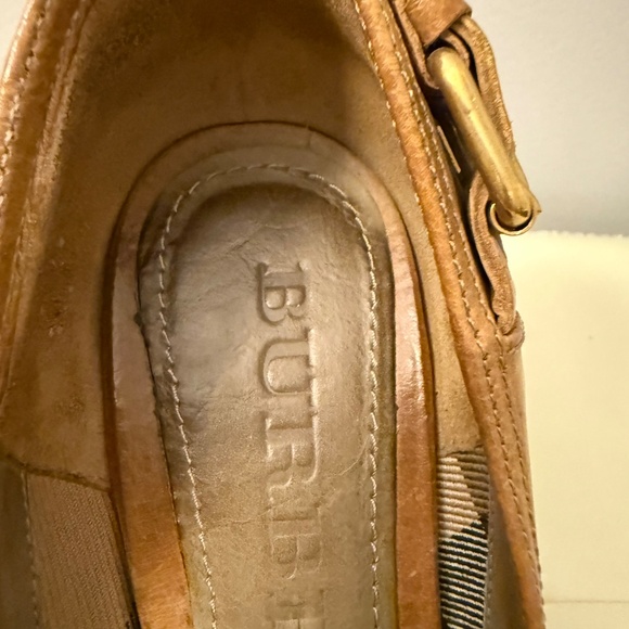 Burberry Platform Leather Pumps, Taupe, size 6.5 - Picture 8 of 10